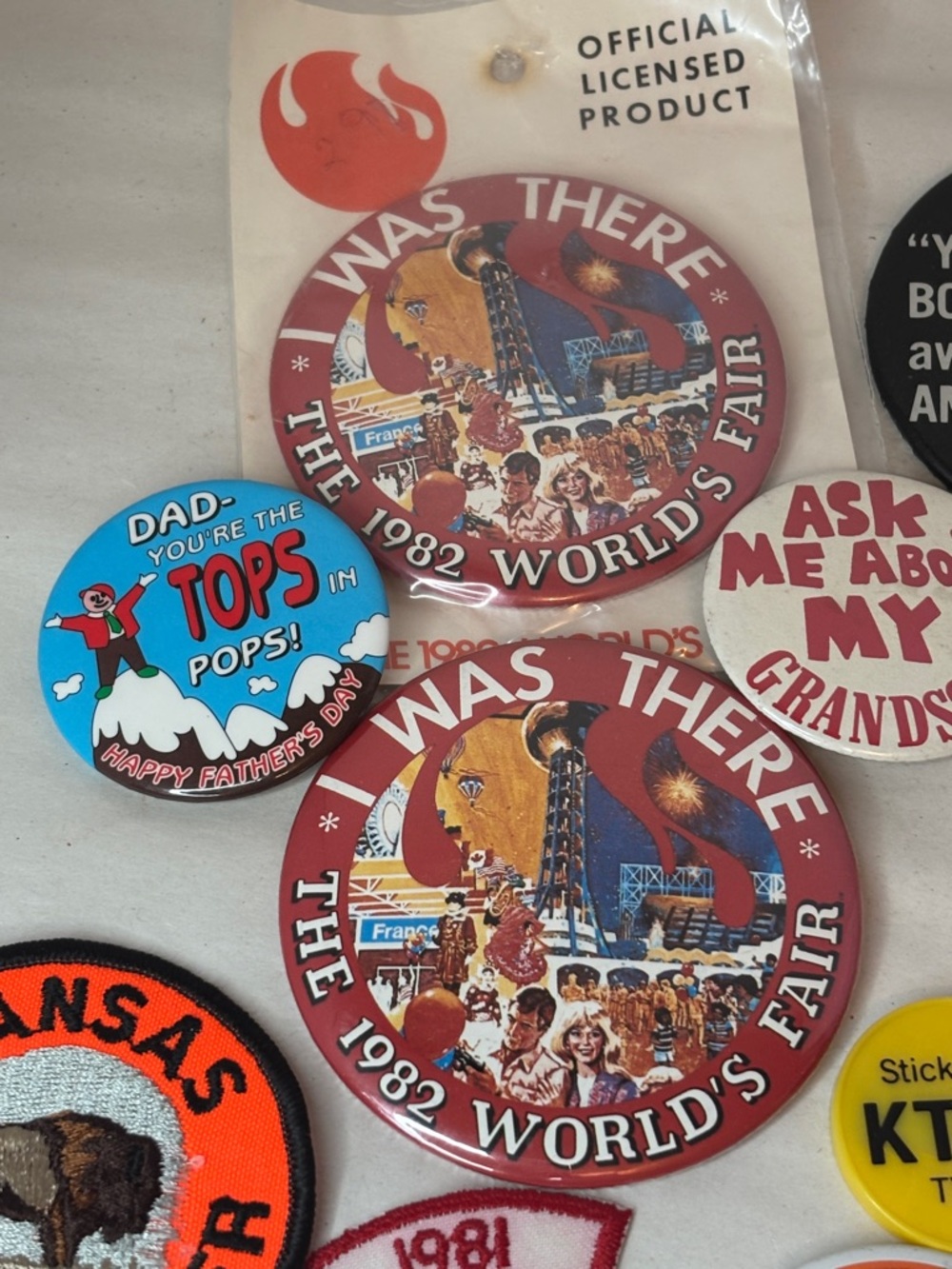 Vintage Collection Memorabilia Buttons and Patches - Picture 4 of 8